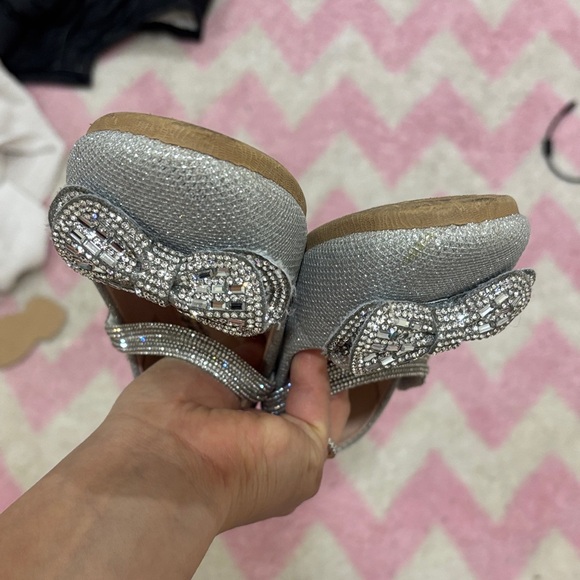 Link Kids Sparkly Silver Dress Shoes - Picture 5 of 9